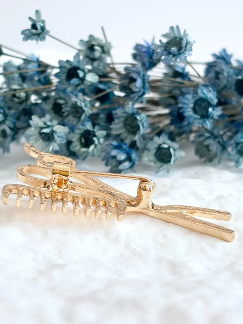 Scissor & Comb Hairdresser | Hair Stylist Gold Toned Rhinestone Brooch Pin